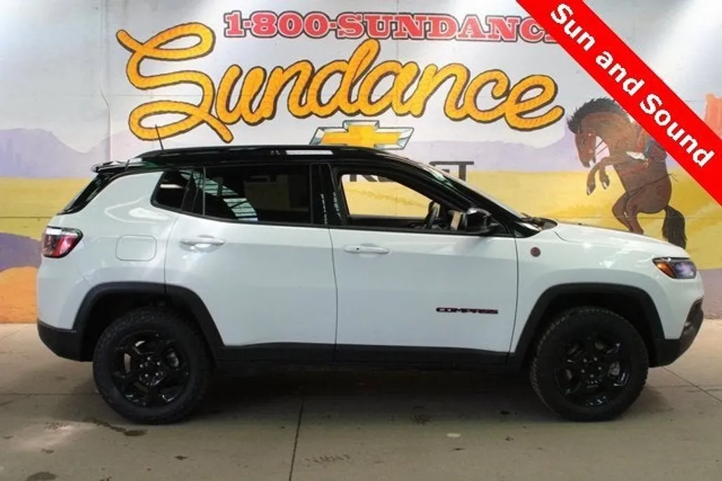 2023 Jeep Compass Trailhawk photo 1
