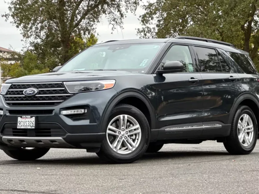 2022 Ford Explorer XLT photo 1