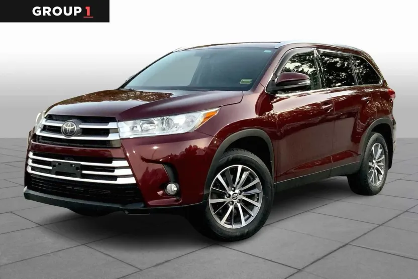 2019 Toyota Highlander XLE photo 1