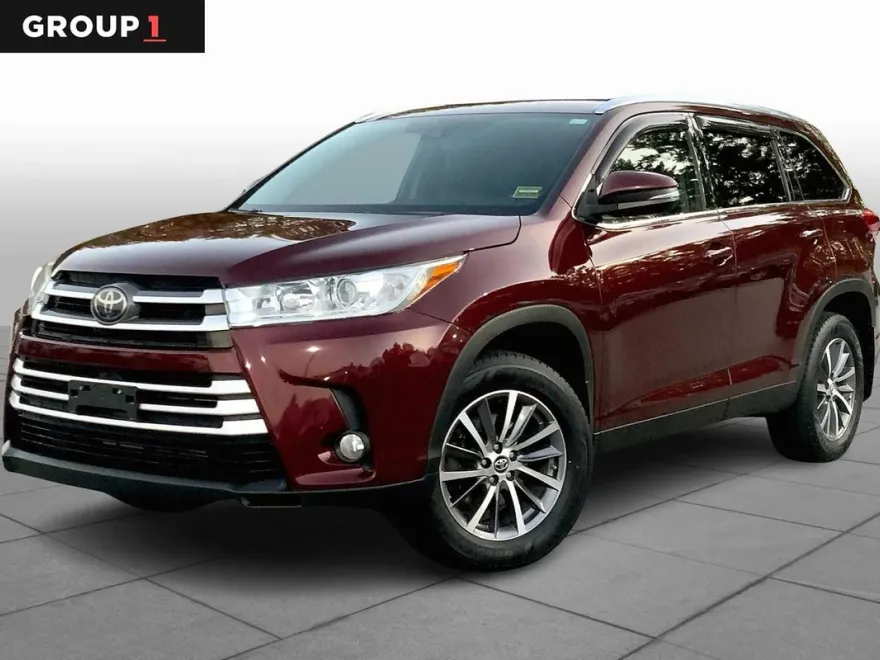 2019 Toyota Highlander XLE photo 1