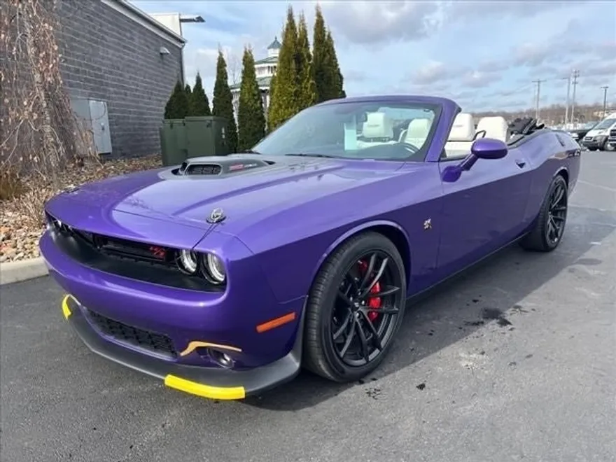 2023 Dodge Challenger R/T Scat Pack photo 1