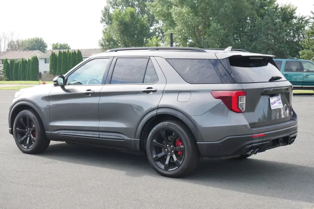 2020 Ford Explorer ST photo 1
