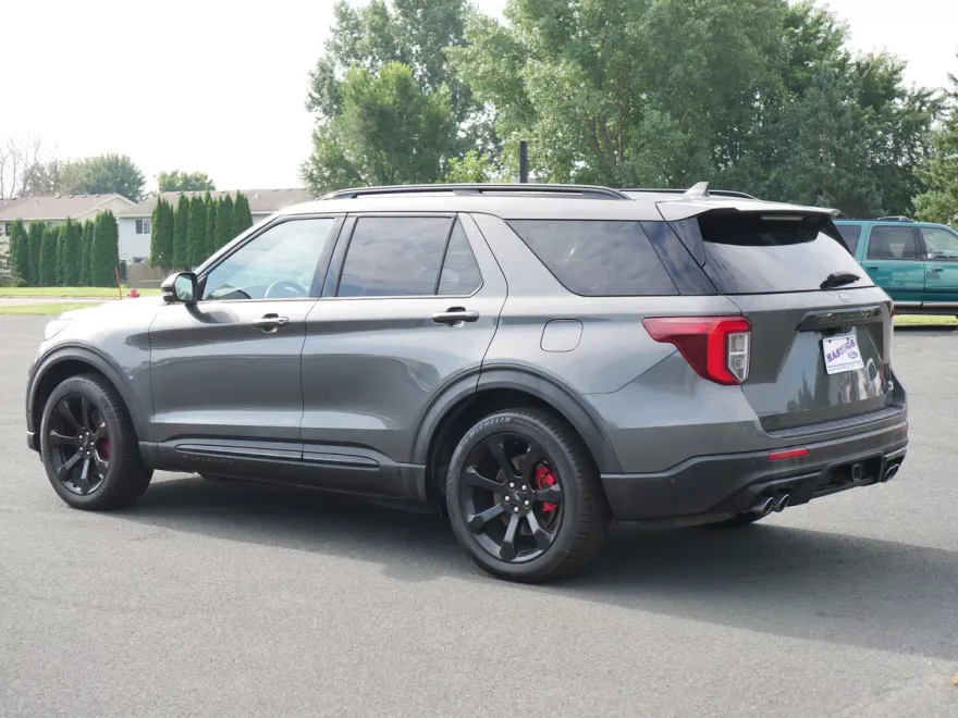 2020 Ford Explorer ST photo 1