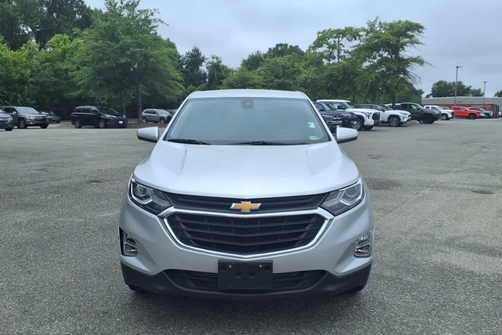 2021 Chevrolet Equinox LT photo 1
