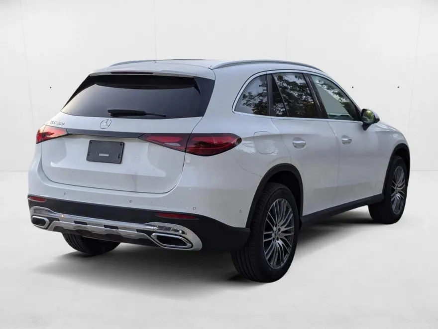 2025 Mercedes Benz GLC 300 photo 1