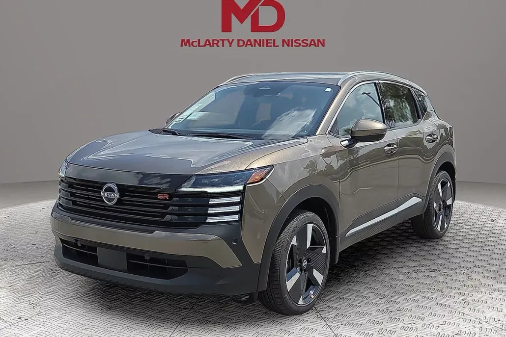 2025 Nissan Kicks SR photo 1