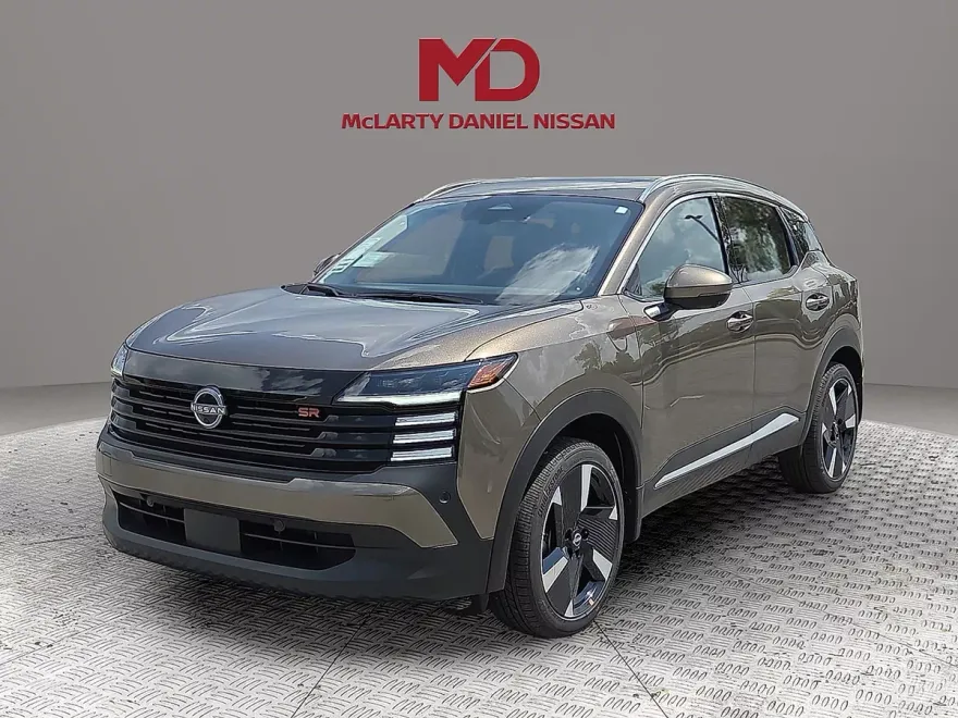 2025 Nissan Kicks SR photo 1