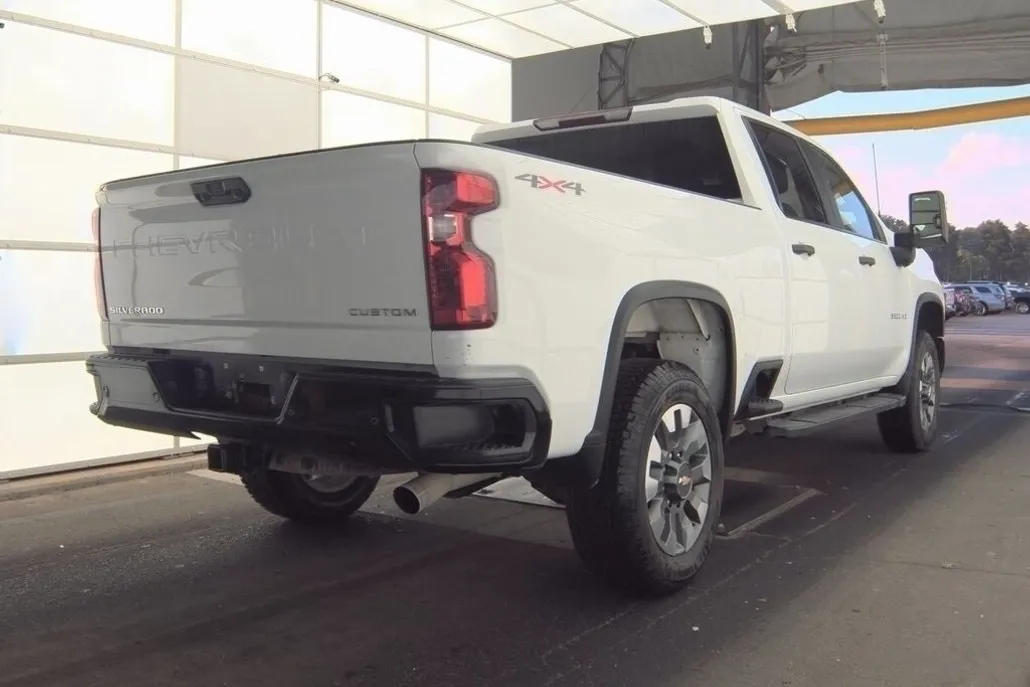 2024 Chevrolet Silverado 2500HD Custom photo 1