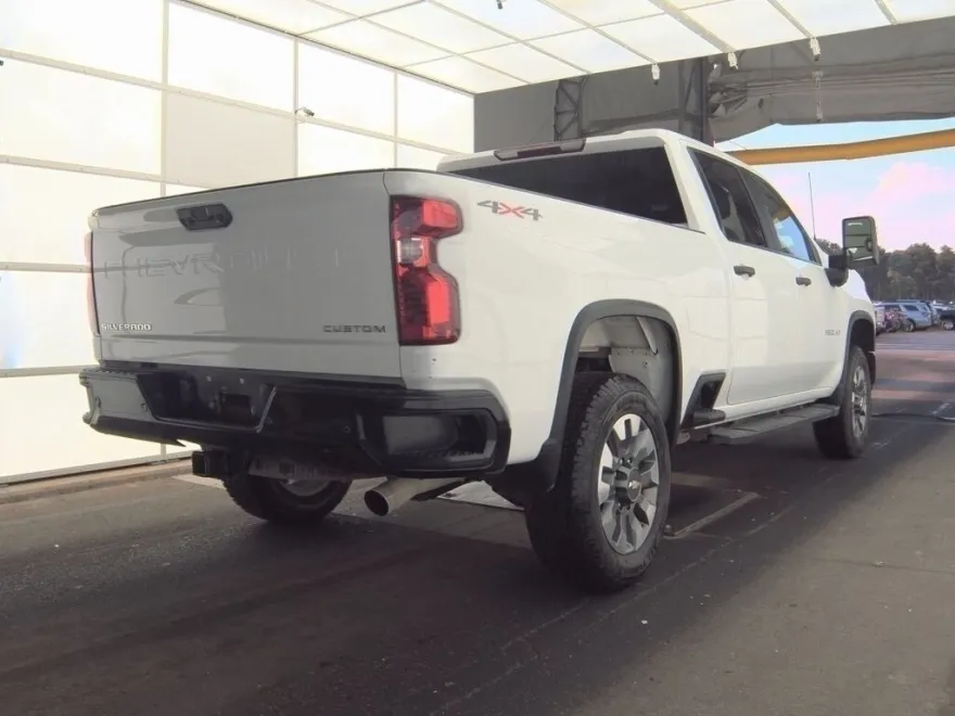 2024 Chevrolet Silverado 2500HD Custom photo 1