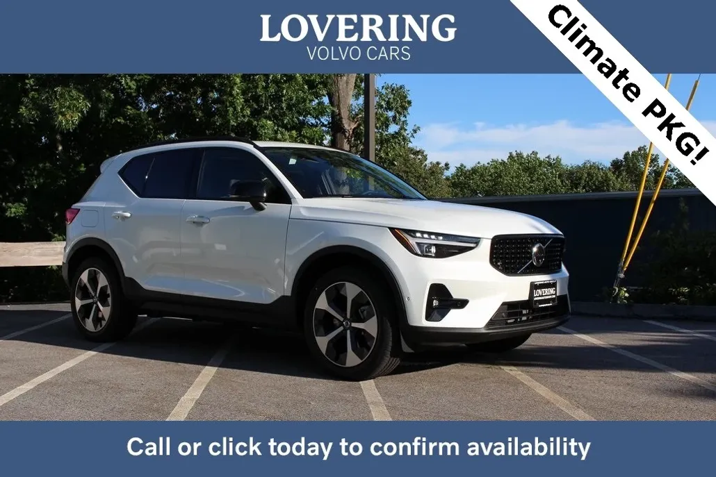2025 Volvo XC40 Plus photo 1