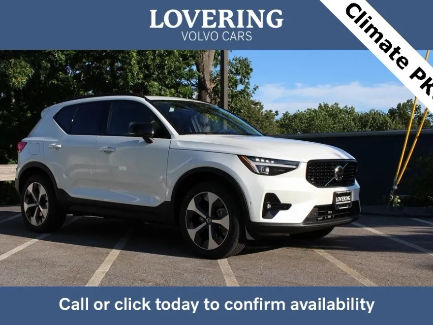 2025 Volvo XC40 Plus photo 1