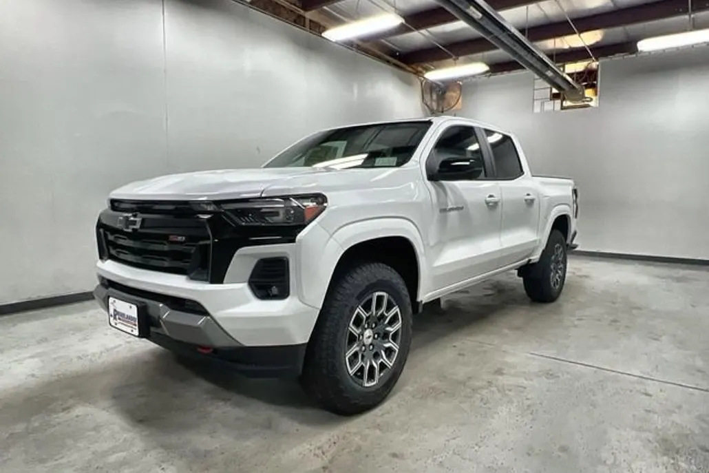 2026 Chevrolet Colorado Z71 photo 1
