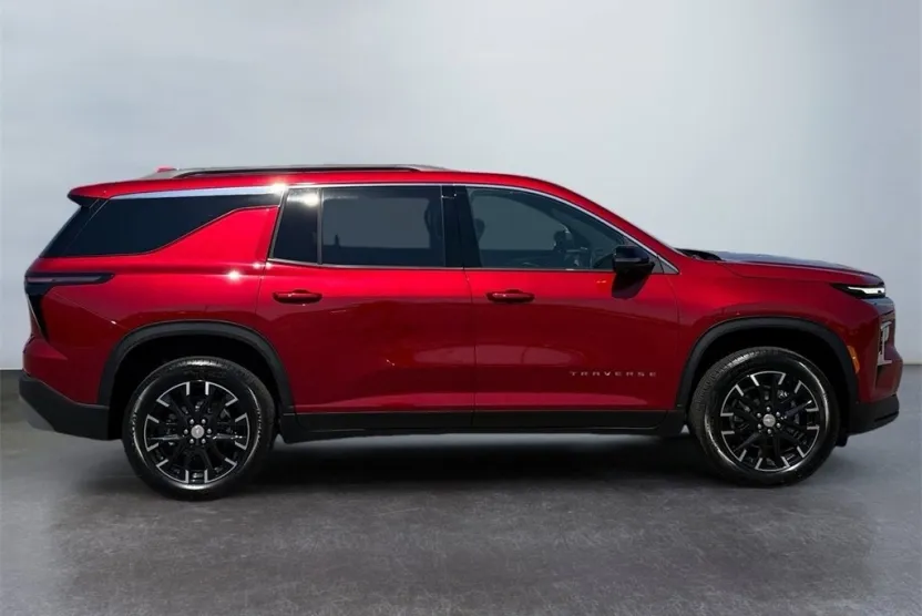 2026 Chevrolet Traverse photo 1