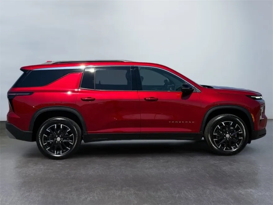 2026 Chevrolet Traverse photo 1