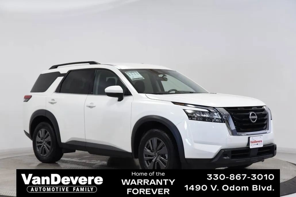 2022 Nissan Pathfinder SV photo 1