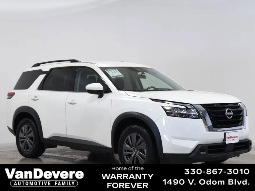 2022 Nissan Pathfinder SV photo 1