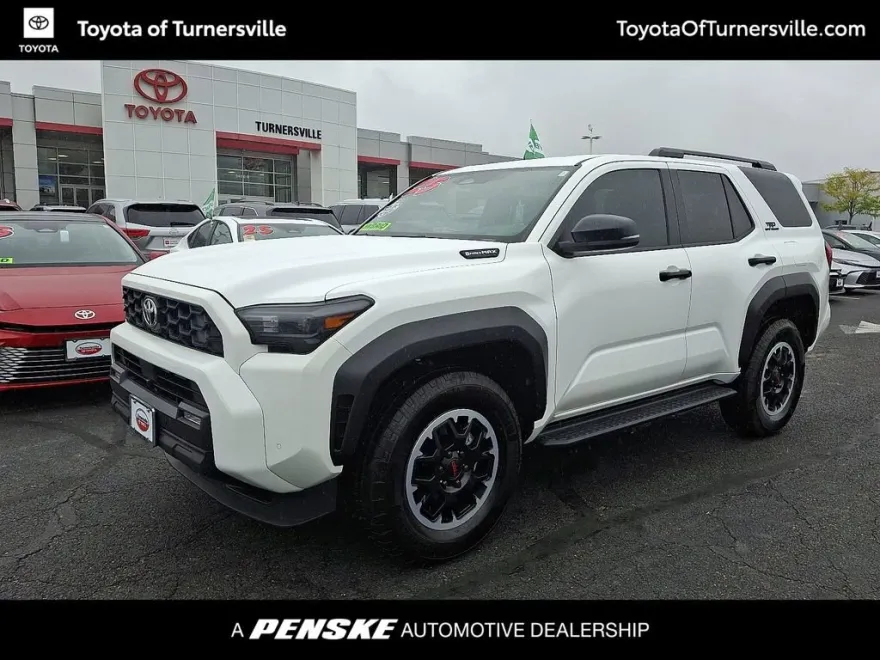 2025 Toyota 4Runner TRD Off-Road photo 1
