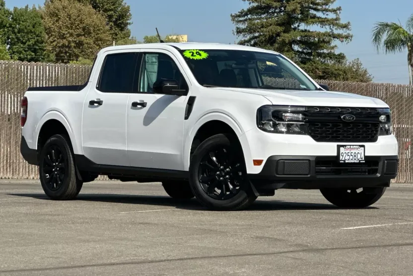 2024 Ford Maverick XLT photo 1