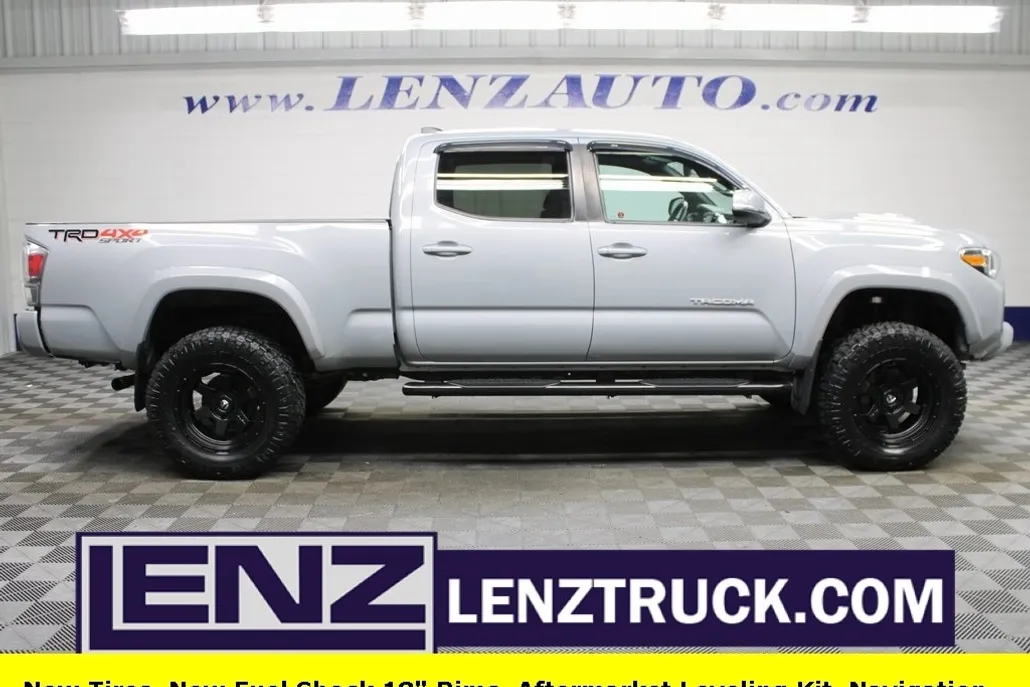 2021 Toyota Tacoma TRD Sport photo 1