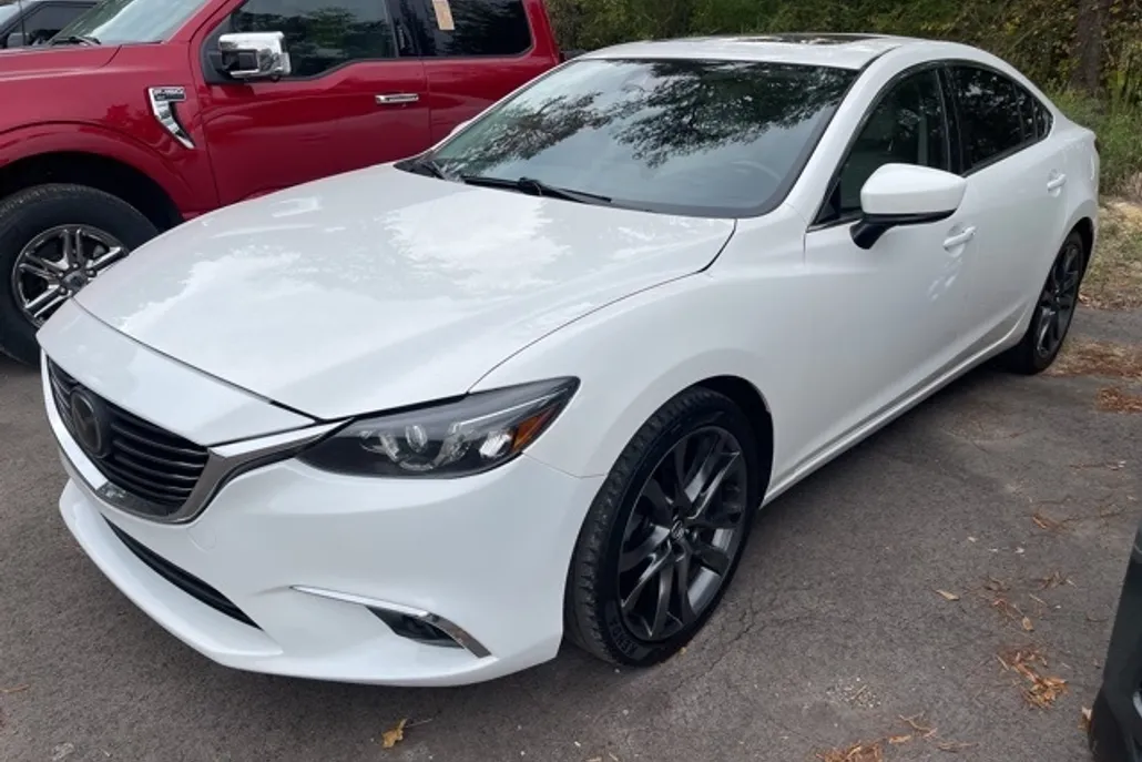 2017 Mazda Mazda6 Grand Touring photo 1