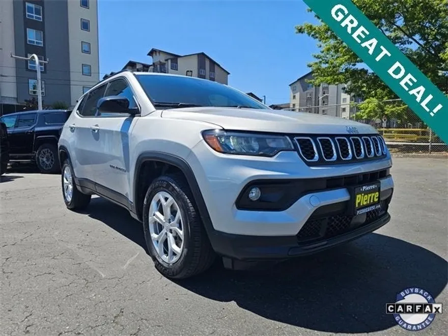 2024 Jeep Compass Latitude photo 1