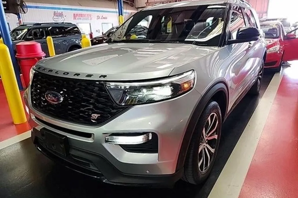 2020 Ford Explorer ST Sport photo 1