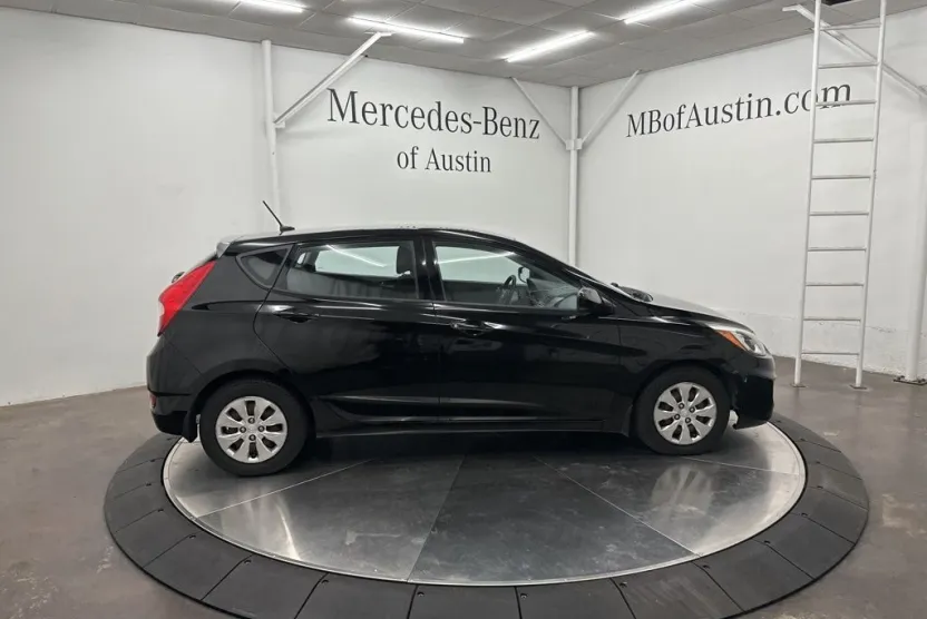 2015 Hyundai Accent GS photo 1