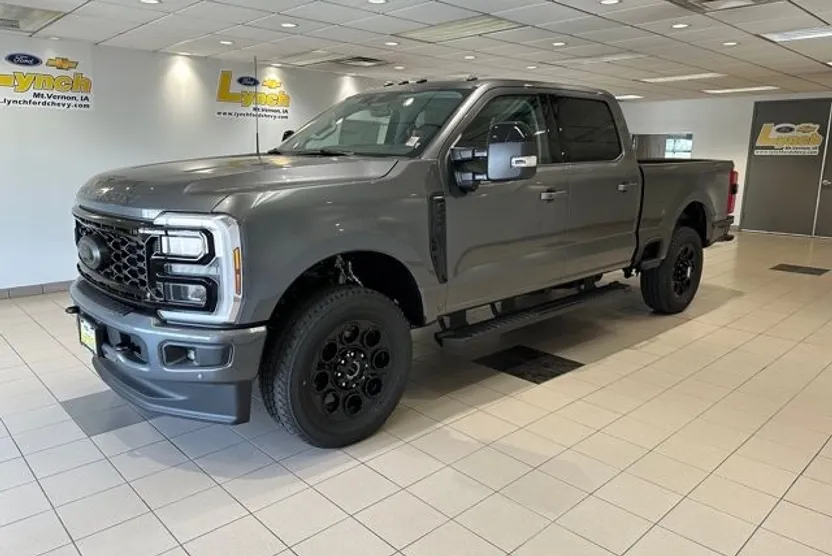 2026 Ford F-250 Lariat photo 1