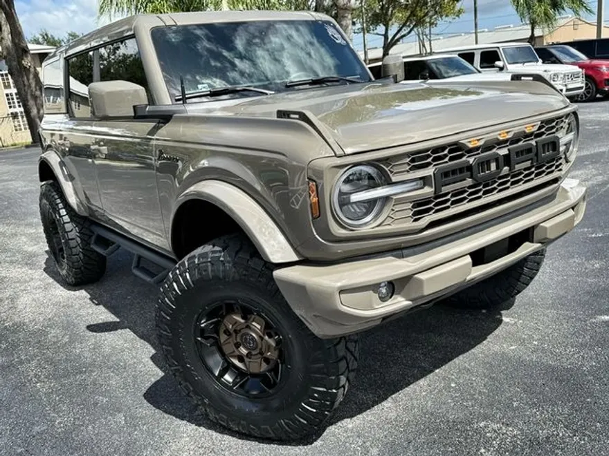 2025 Ford Bronco Outer Banks photo 1