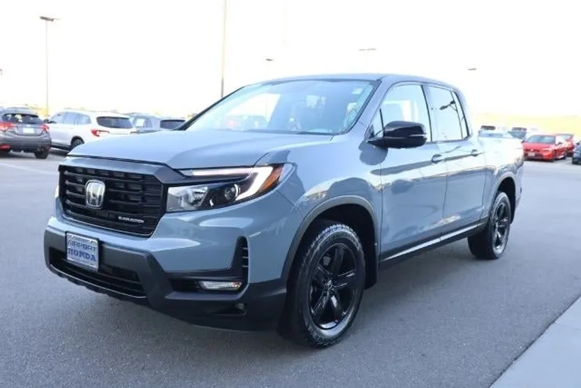 2023 Honda Ridgeline Black Edition photo 1