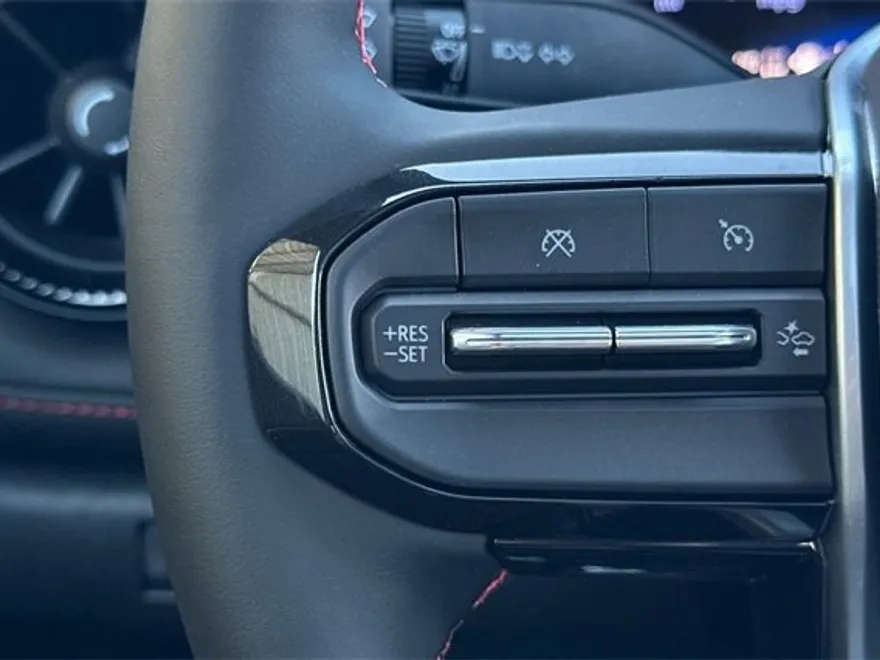 2025 Chevrolet Colorado Z71 photo 1