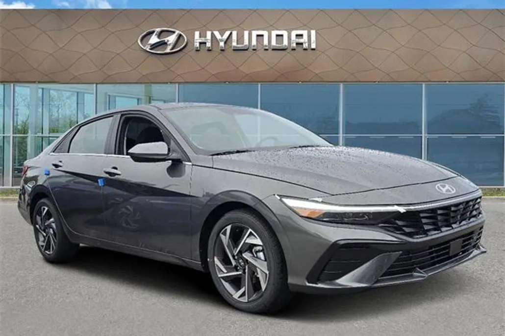 2025 Hyundai Elantra SEL Convenience photo 1