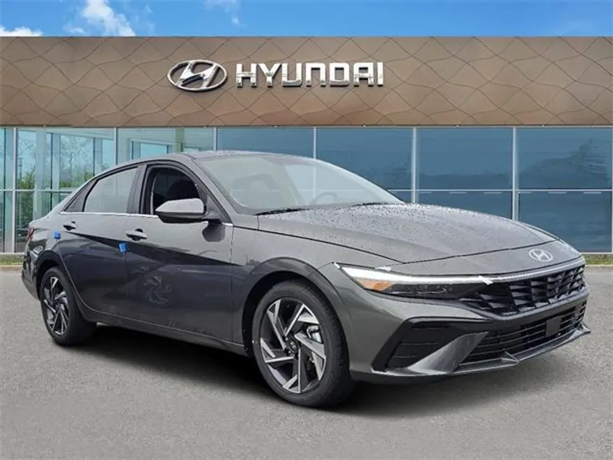 2025 Hyundai Elantra SEL Convenience photo 1
