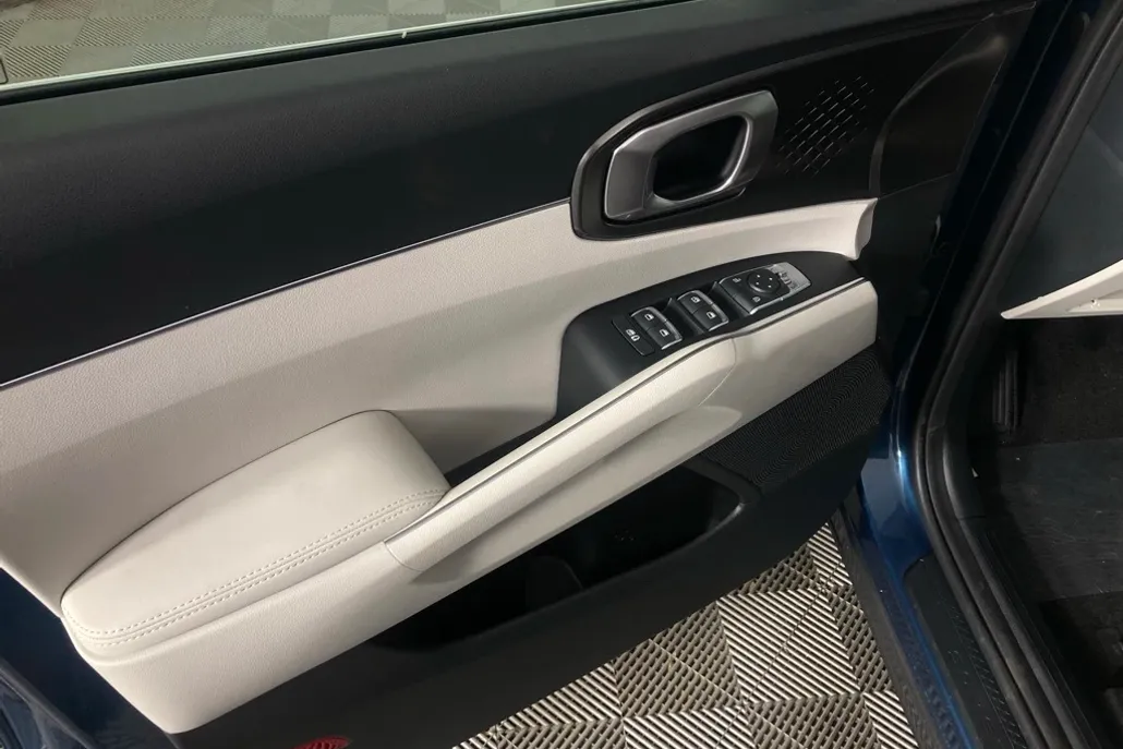 2025 Kia Sorento Hybrid EX photo 1