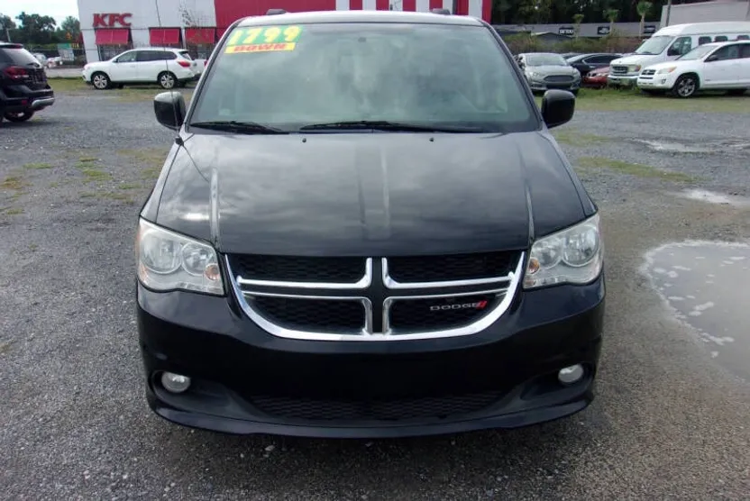 2016 Dodge Grand Caravan SXT photo 1