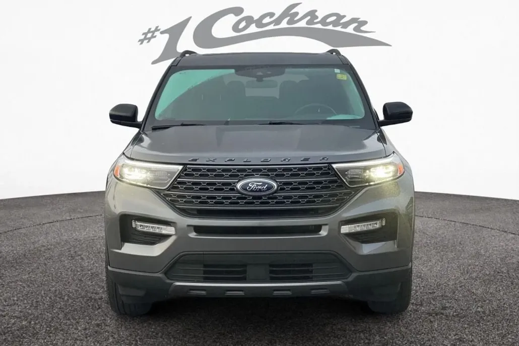 2023 Ford Explorer XLT Sport photo 1