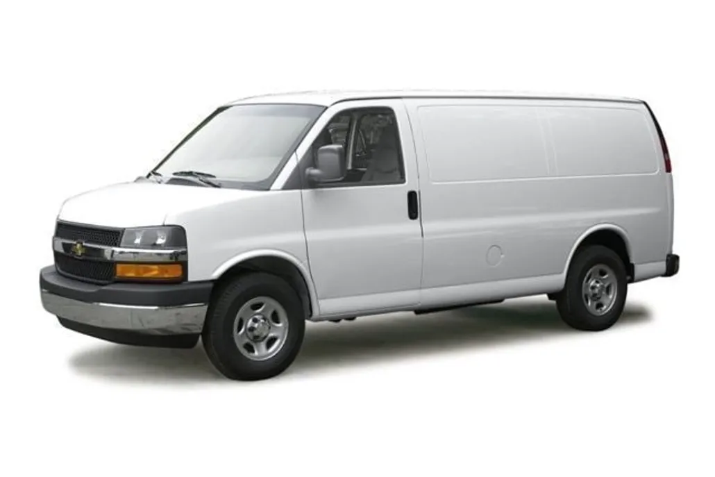 2003 Chevrolet Express Cargo Van photo 1