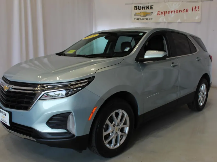 2022 Chevrolet Equinox LT photo 1