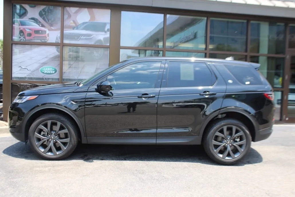 2023 Land Rover Discovery Sport SE photo 1