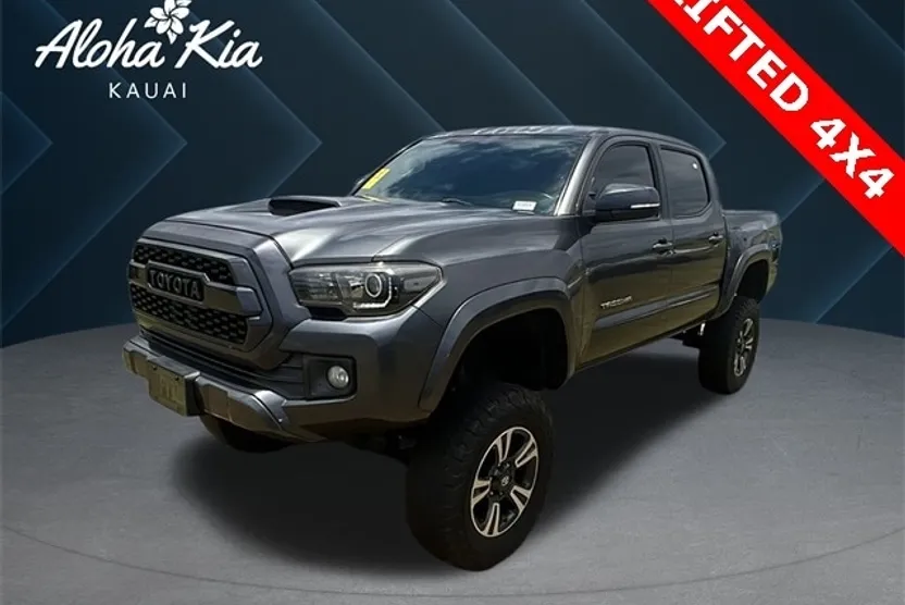 2016 Toyota Tacoma TRD Sport photo 1