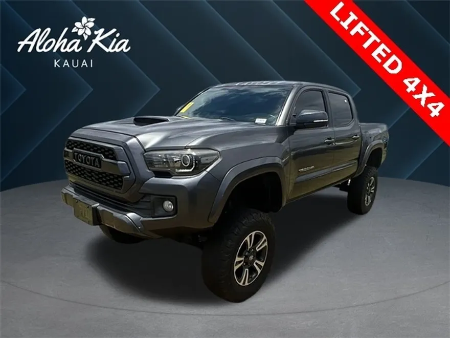 2016 Toyota Tacoma TRD Sport photo 1