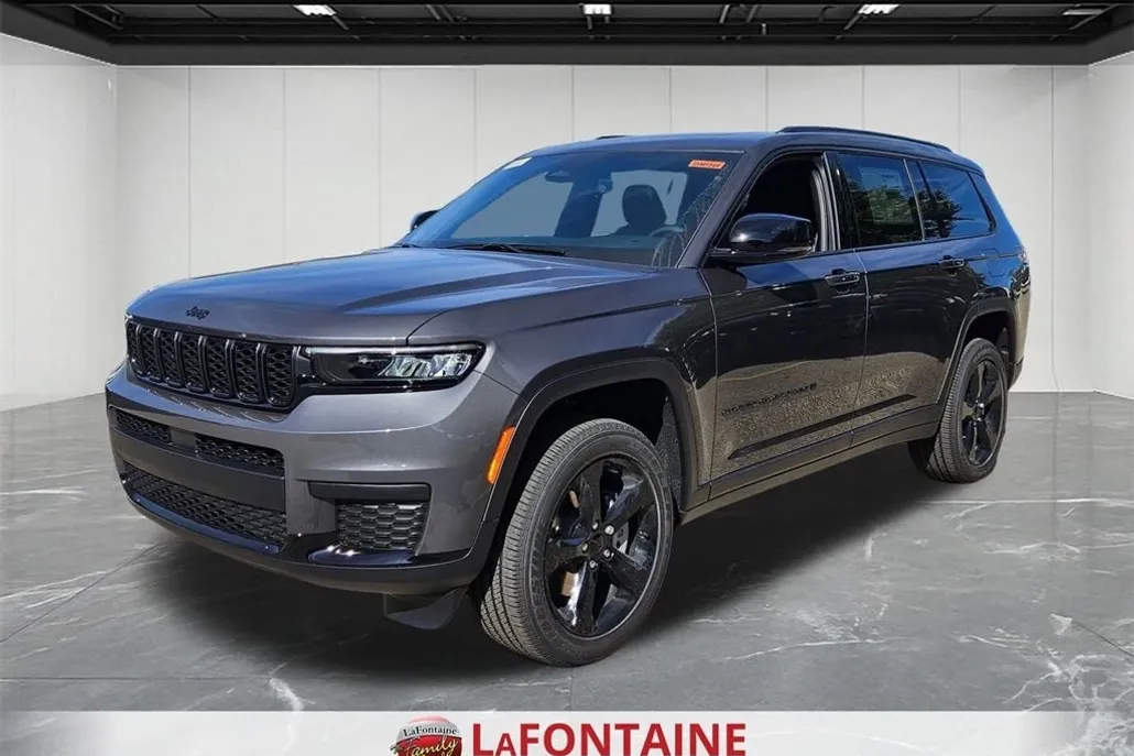 2025 Jeep Grand Cherokee Altitude photo 1
