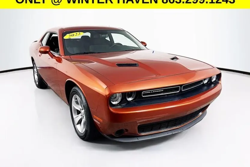 2022 Dodge Challenger SXT photo 1