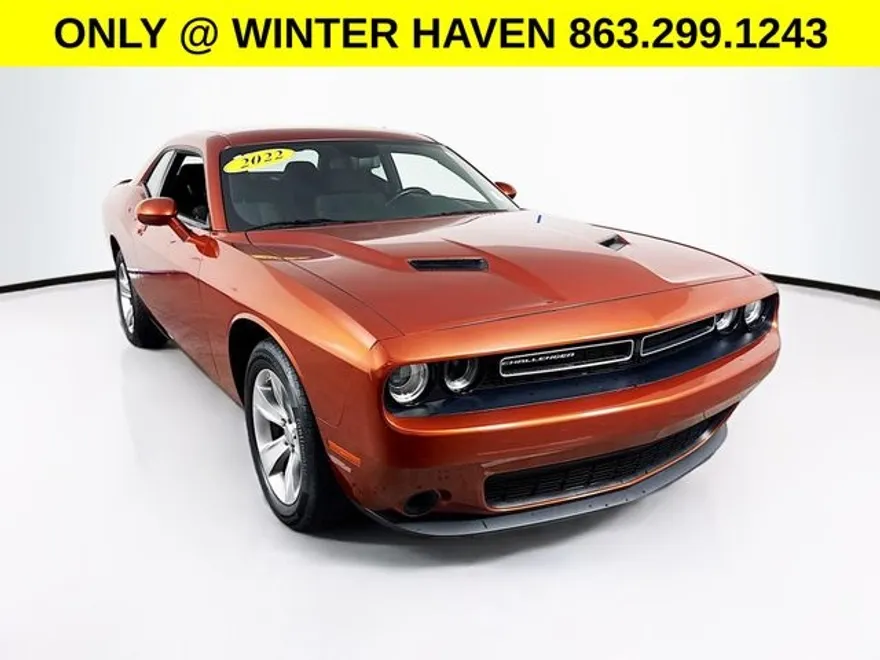 2022 Dodge Challenger SXT photo 1