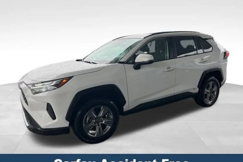 2024 Toyota RAV4 Hybrid XLE photo 1