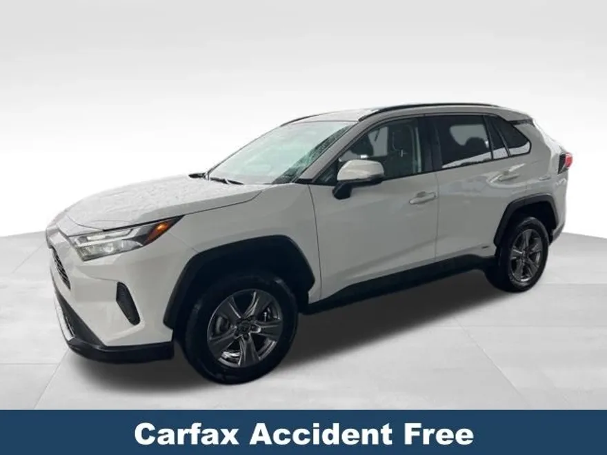 2024 Toyota RAV4 Hybrid XLE photo 1