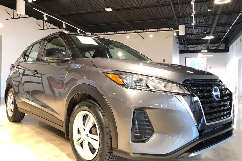 2022 Nissan Kicks S photo 1
