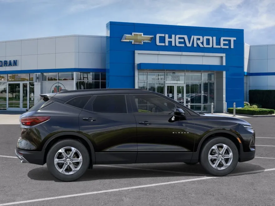 2025 Chevrolet Blazer 2LT photo 1
