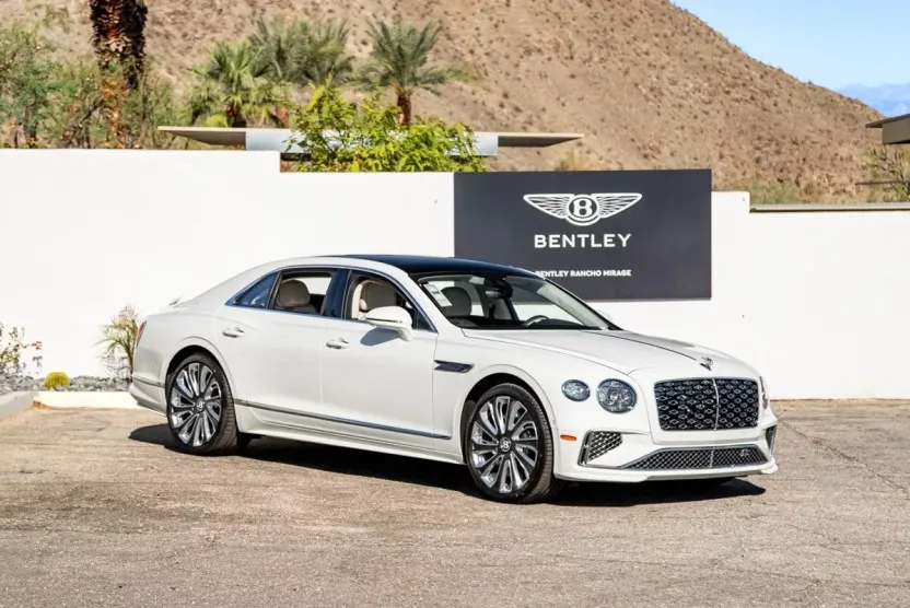 2025 Bentley Flying Spur Mulliner photo 1