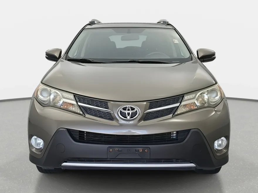 2015 Toyota RAV4 XLE photo 1